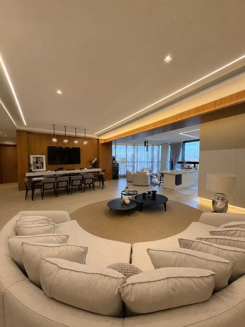Apartamento à venda em Maringá, Zona 01, com 3 suítes, com 264 m²